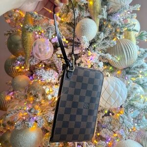 2020 Louis Vuitton Neverfull PM Wristlet